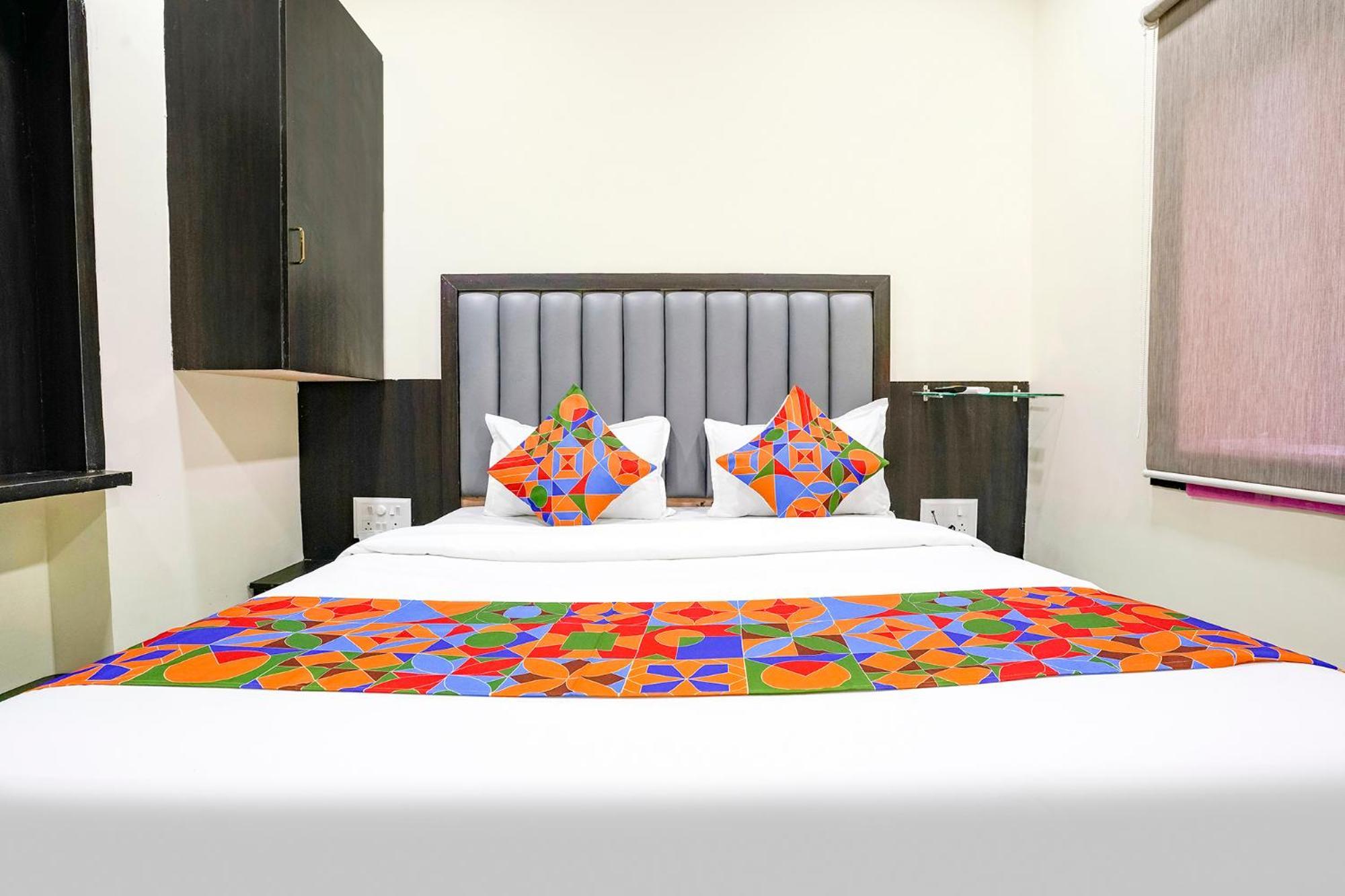 Fabexpress Gulshan Grand - Nr Gateway Of India ムンバイ エクステリア 写真