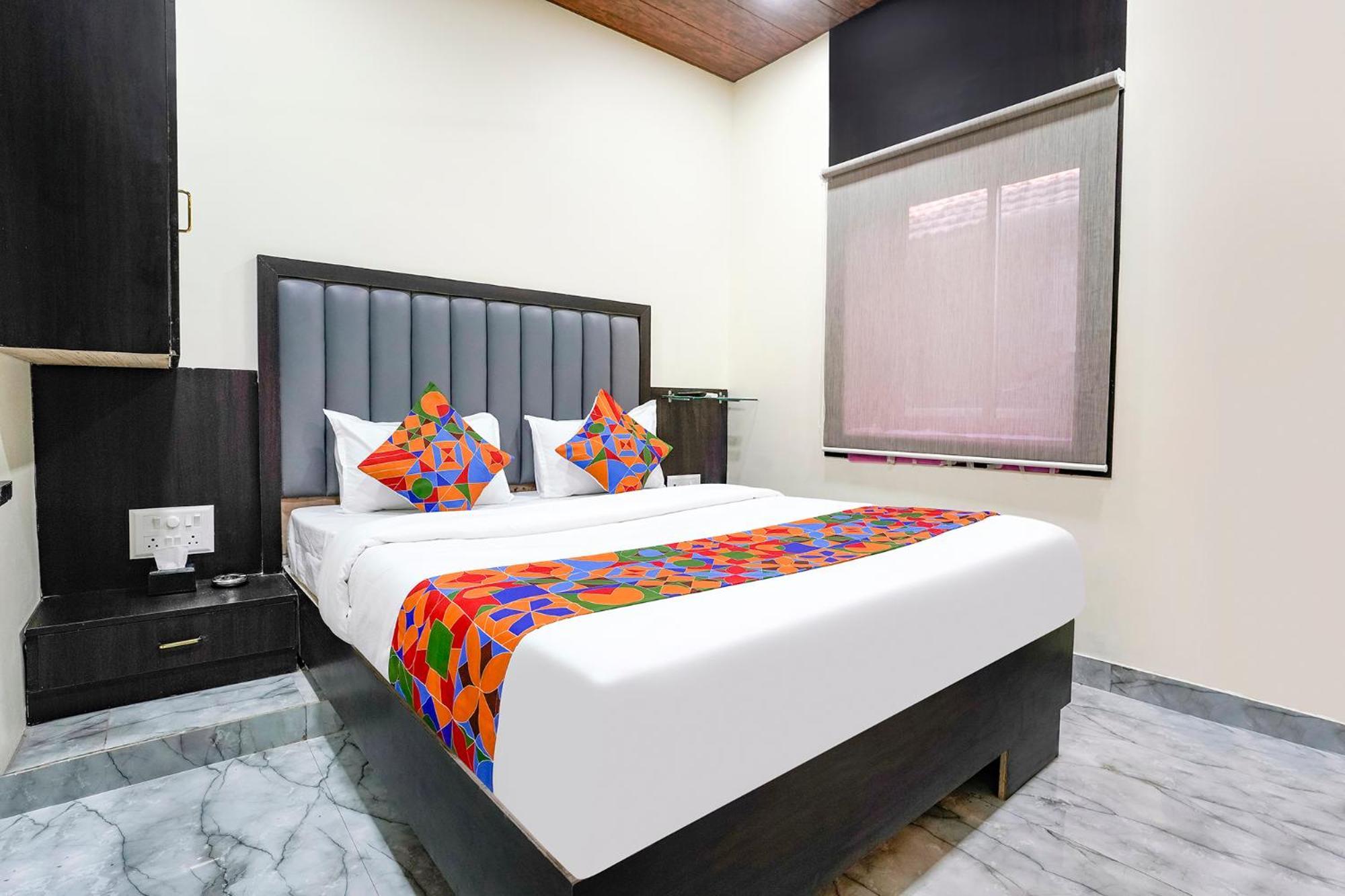 Fabexpress Gulshan Grand - Nr Gateway Of India ムンバイ エクステリア 写真