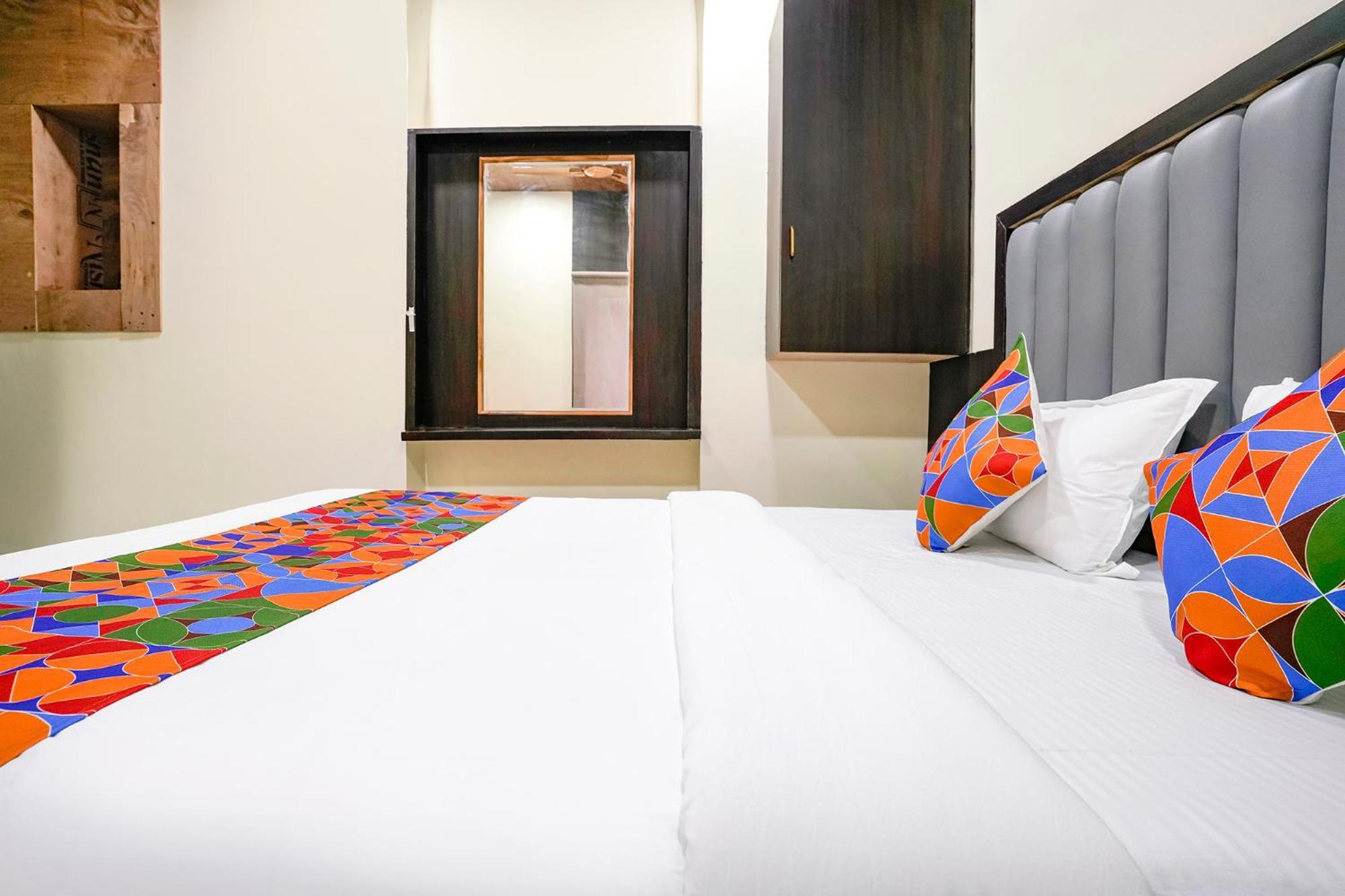 Fabexpress Gulshan Grand - Nr Gateway Of India ムンバイ エクステリア 写真