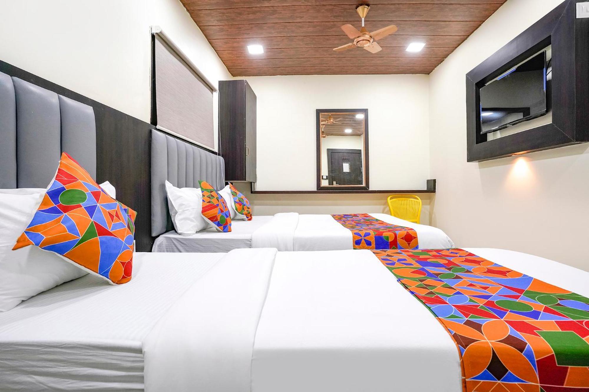 Fabexpress Gulshan Grand - Nr Gateway Of India ムンバイ エクステリア 写真