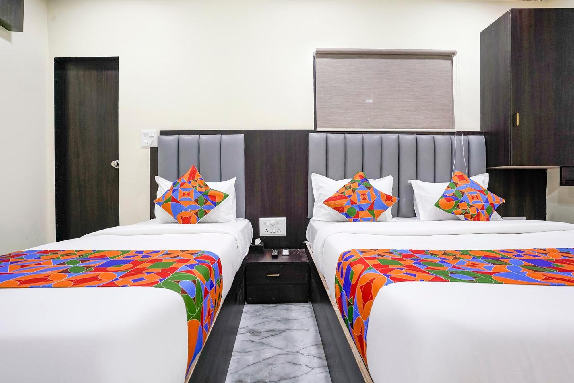 Fabexpress Gulshan Grand - Nr Gateway Of India ムンバイ エクステリア 写真
