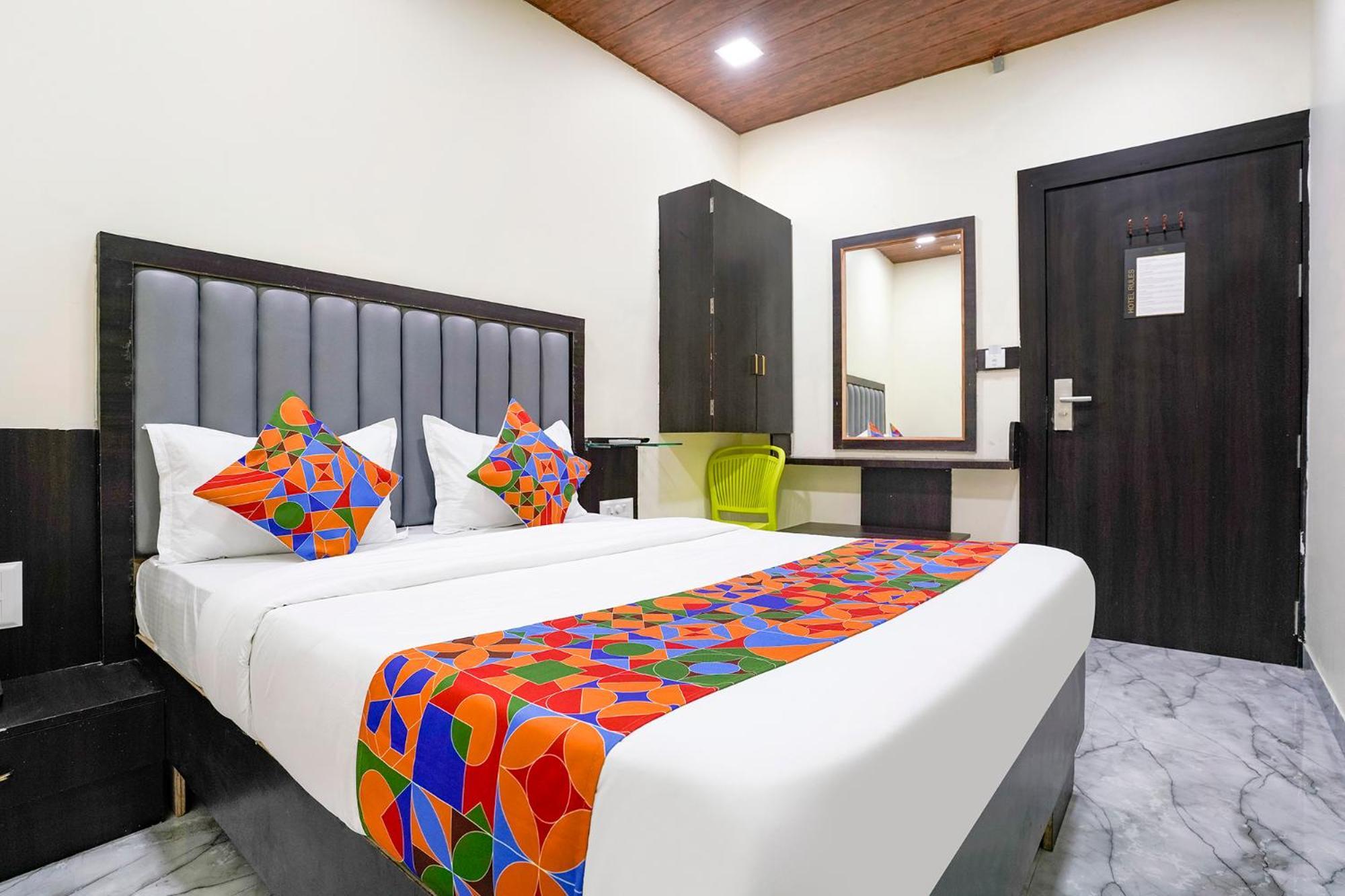 Fabexpress Gulshan Grand - Nr Gateway Of India ムンバイ エクステリア 写真